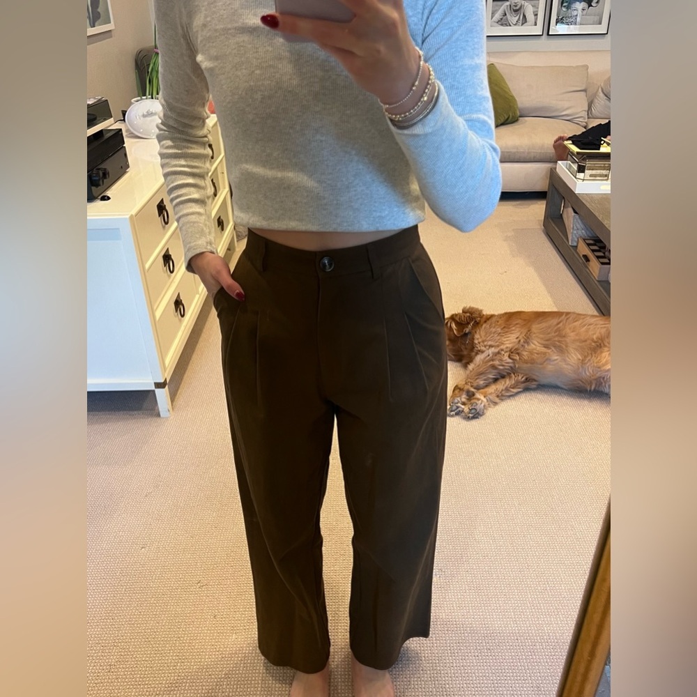 Women’s Brown slacks et clet